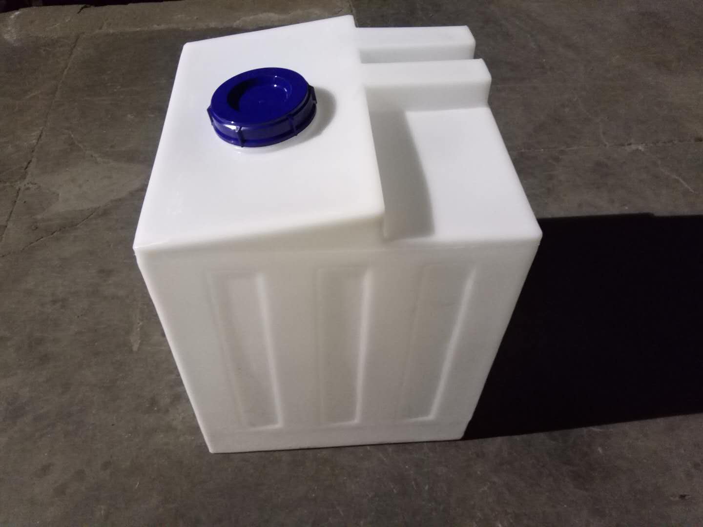 塑料加藥箱